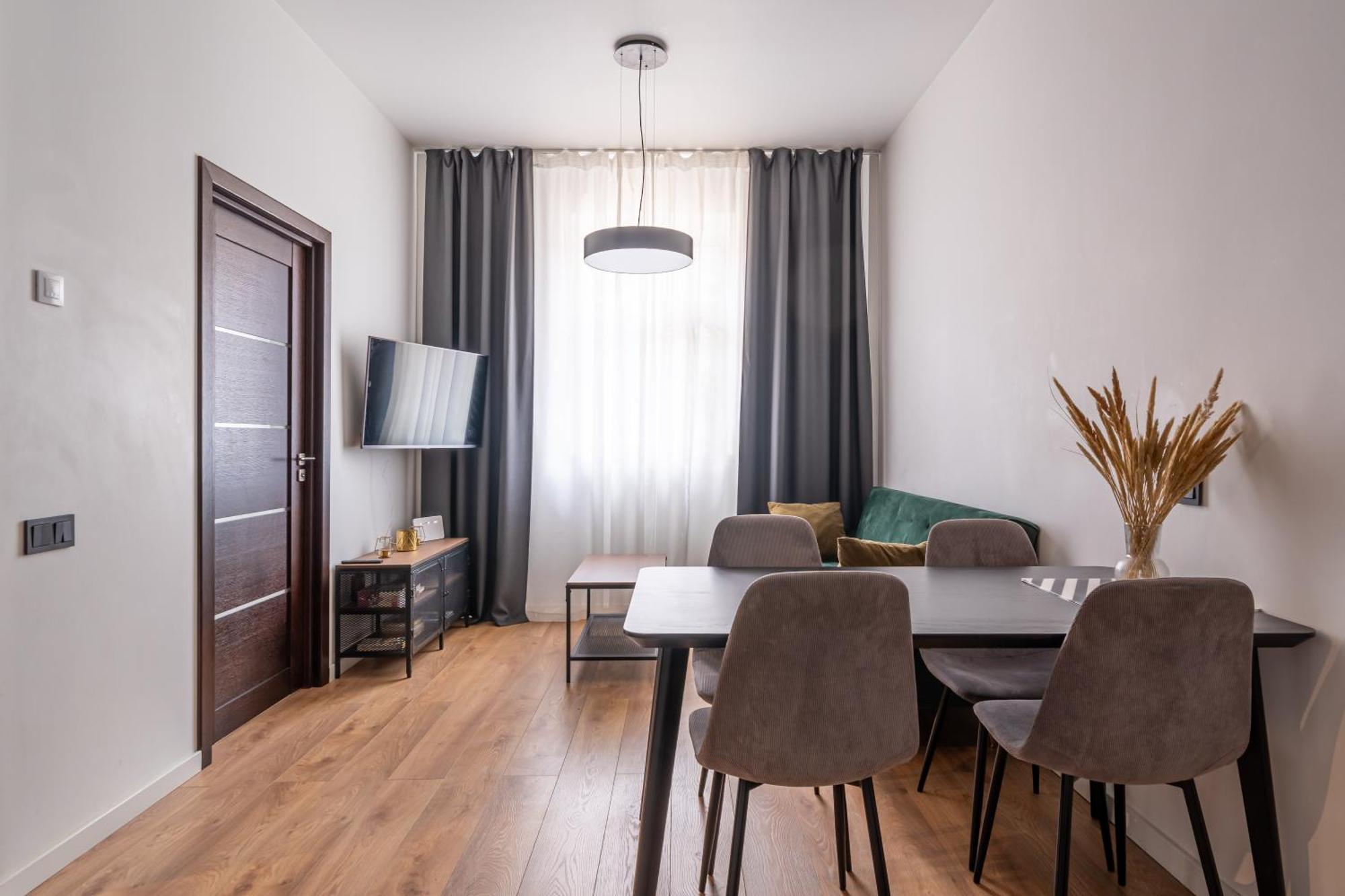 Lienes Iela Gem 1Br Apartment With Fireplace In Historic Unesco Center Riga Exterior photo