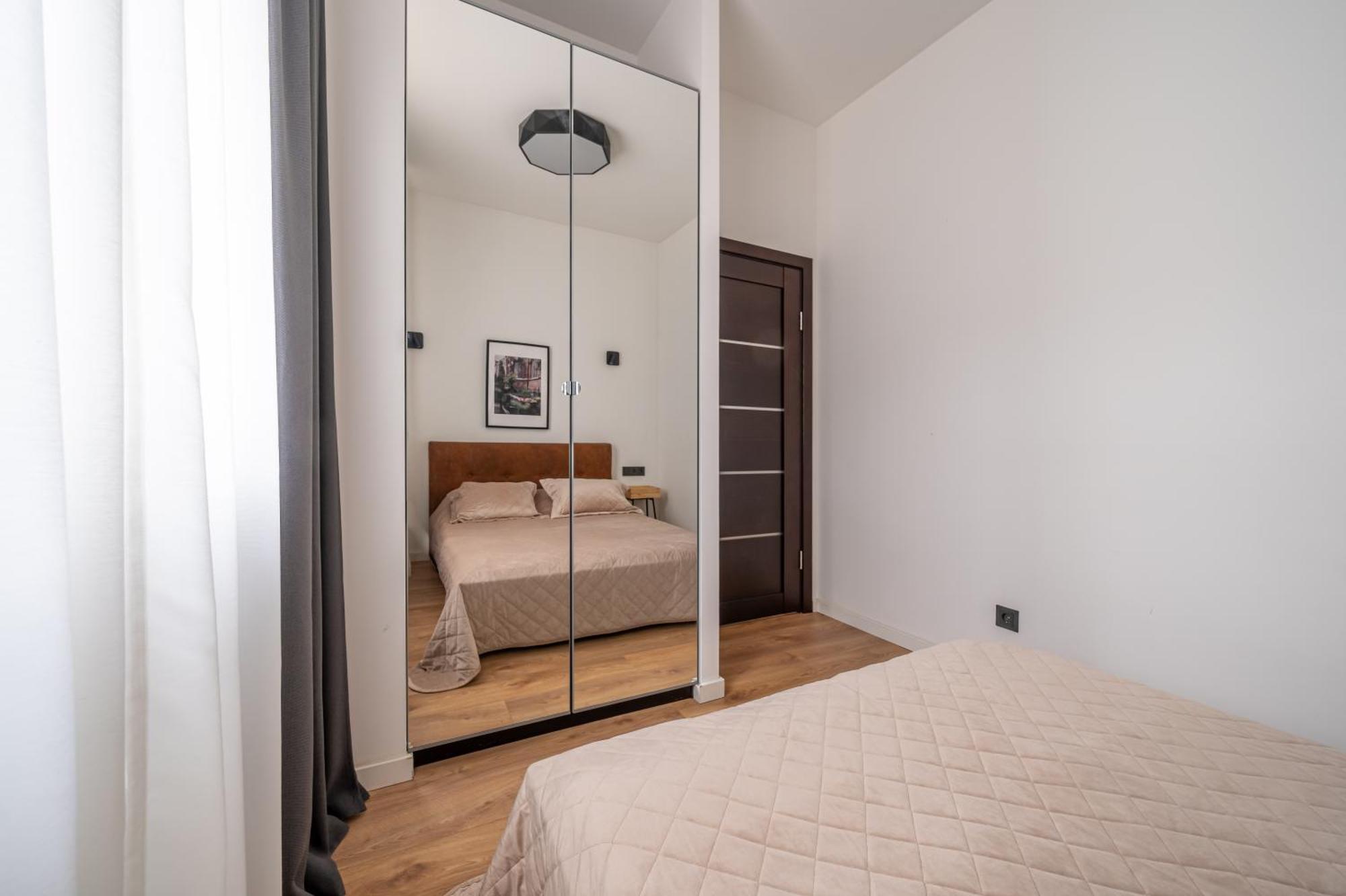 Lienes Iela Gem 1Br Apartment With Fireplace In Historic Unesco Center Riga Exterior photo