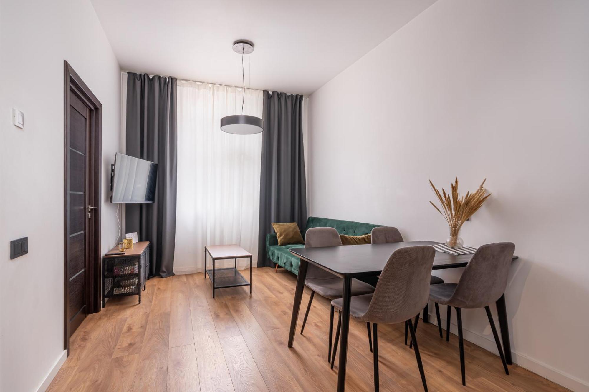 Lienes Iela Gem 1Br Apartment With Fireplace In Historic Unesco Center Riga Exterior photo